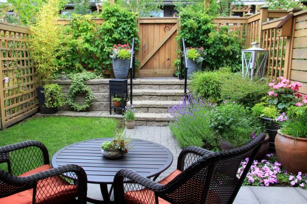 Small Yard Landscaping in Rockford
