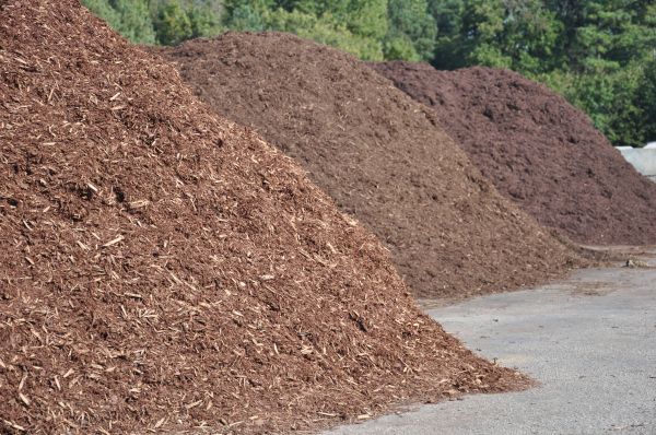 Brown Mulch Delivery in Rockford