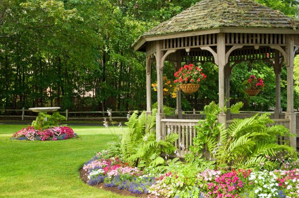 Backyard Landscaping Service in Rockford