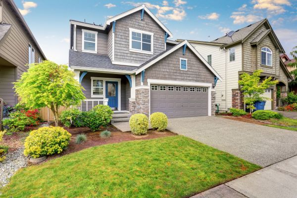 Curb Appeal Landscaping in Rockford
